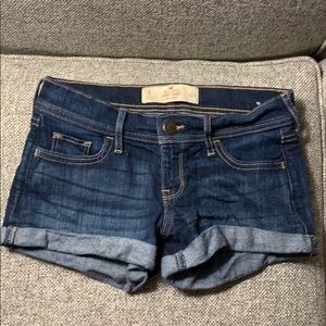 Hollister low rise short shorts in a size 0